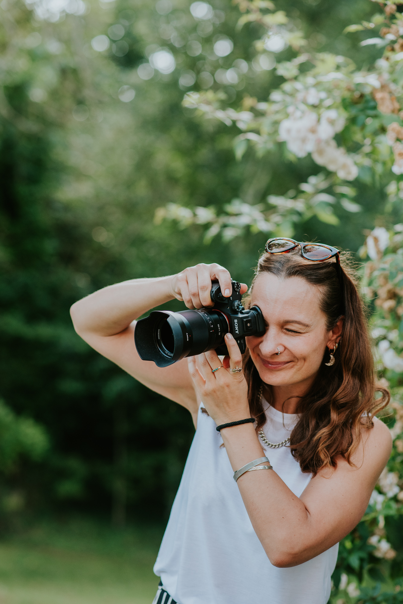 Magda with camera Fabula Images - Personal Branding Photos